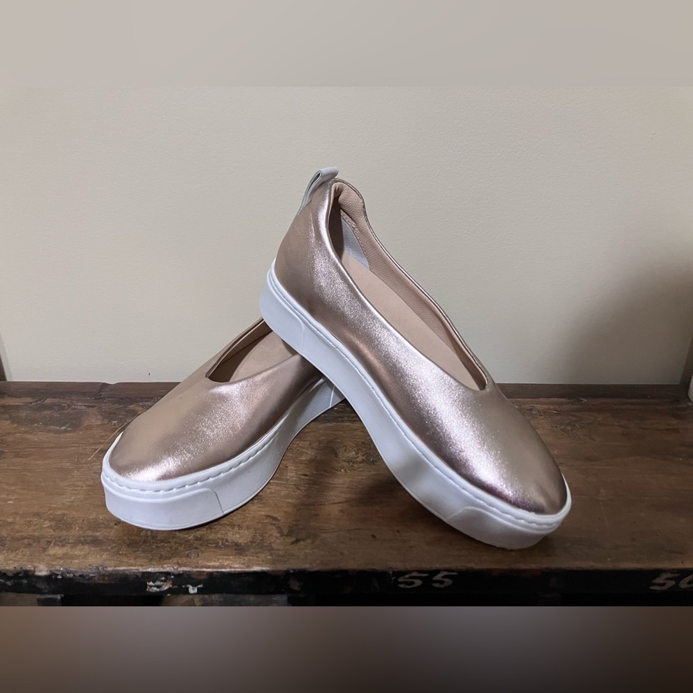 Naked Feet Regime Gold Shoes - Picture 2 of 6